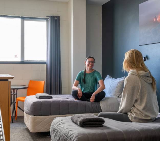 backpacker-group-cultural-rotoura