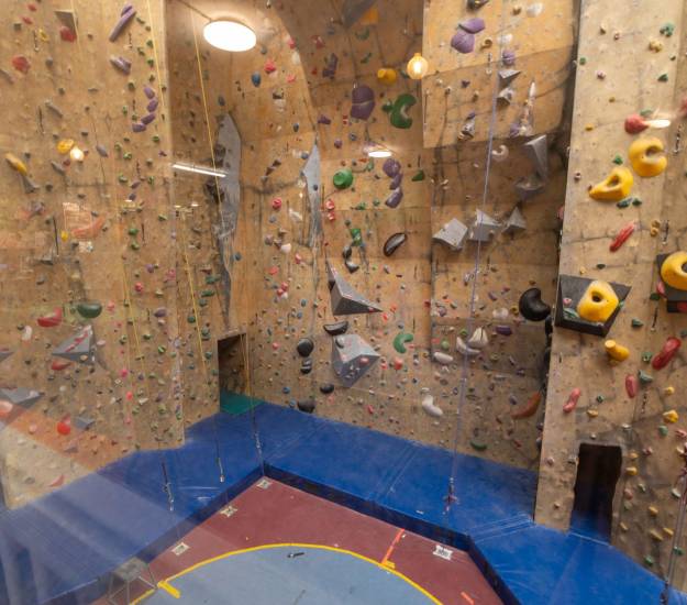 backpacker-group-cultural-rotoura